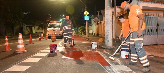 Pintura da ciclofaixa na zona norte de Niterói