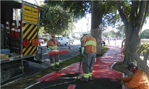 Pintura da ciclovia da Ipiranga