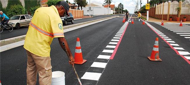 Pintura de ciclofaixa em cidade do interior paulis