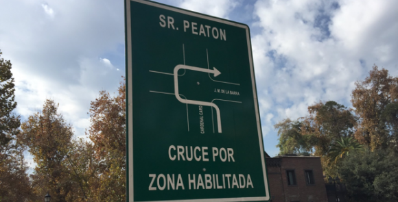 Placa de sinalização em Santiago, Chile