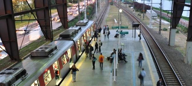 Plataforma da Estação Largo 13, da CPTM, em São Pa