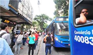 Ponto de ônibus no Barro Preto