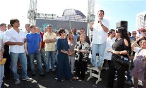 Prefeito Eduardo Paes, inaugurando obra