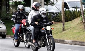 Projeto de lei proíbe garupas em motos