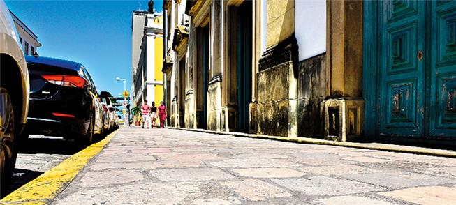 R. Madre de Deus (Bairro do Recife) tem trechos co