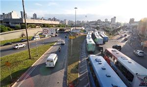 Retenção na chegada do Complexo da Lagoinha, na Ca