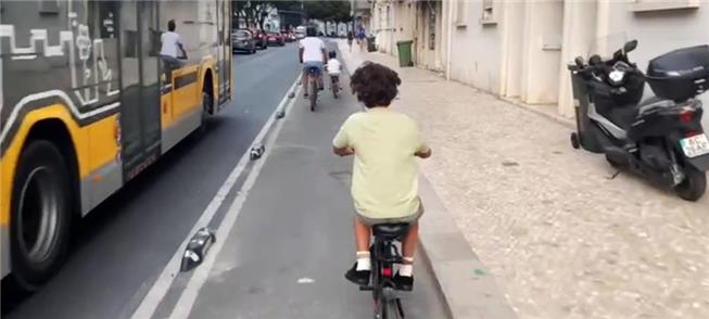 Retirada de ciclovia preocupa quem pedala em Lisbo