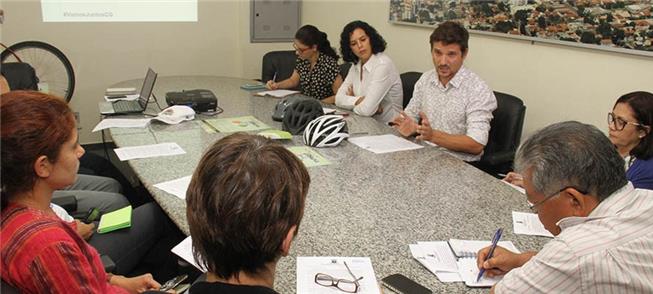 Reunião para discutir malha cicloviária da capital