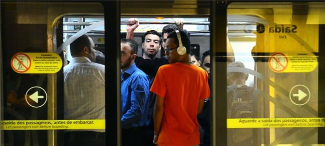 Roubos e falta de monitoramento nos trens do Metrô