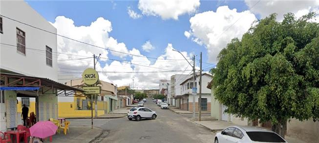 Rua 2 de Janeiro, no bairro Alto Maron, Vitória da