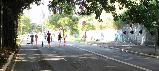 Rua aberta para pedestres em São Paulo