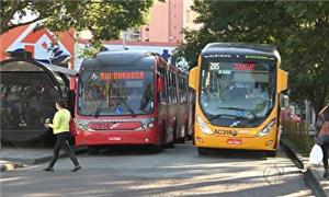 São 936 infrações por atraso nos ônibus