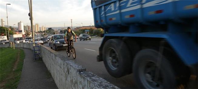 Segurança de ciclistas e pedestres é tema de debat