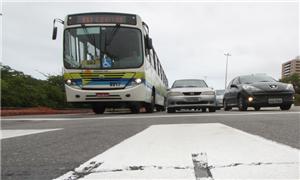 Sensor instalado no asfalto da Avenida Beira Mar e