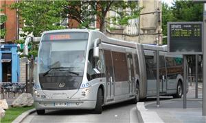 Serviço de ônibus rápidos em Douai, França