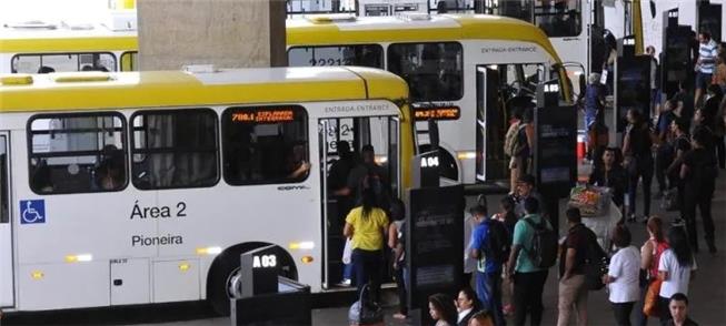 Tarifa zero, instituída em 70 cidades, é tema agor