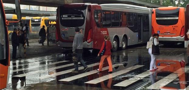 Terminal de ônibus no centro de São Paulo