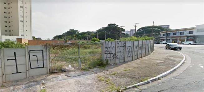 Terreno abandonado da estação Vila Formosa (linha