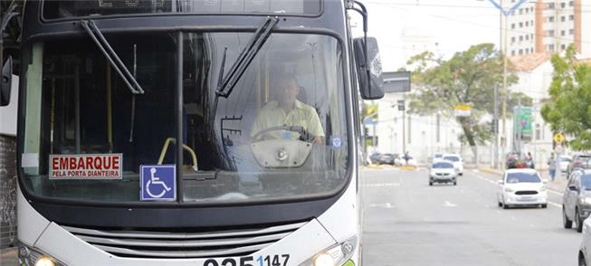 Transporte público gratuito a estudantes valerá pa