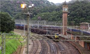 Trem em estação de Paranapiacaba (SP)