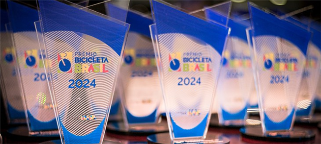 Troféus da premiação de 2024
