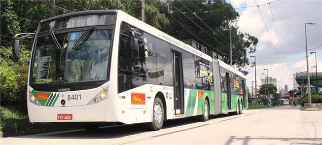 Trólebus articulado no Corredor ABD