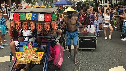 Tuc tuc levou o som para o cortejo