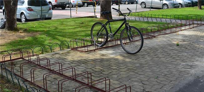 Vagas para bicicletas podem ser obrigatórias em SP