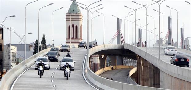 viaduto interliga as avenidas Salvador França e Ap