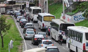 Viagem de um dia pelo trânsito (caótico) de Salvad