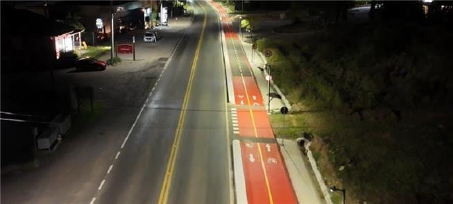 Vista noturna da ciclovia de 4,4 km na Serra Gaúch