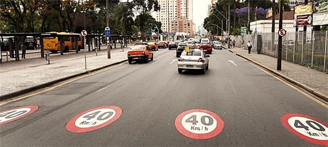 Zona 40 km/h em via de Curitiba: menos acidentes